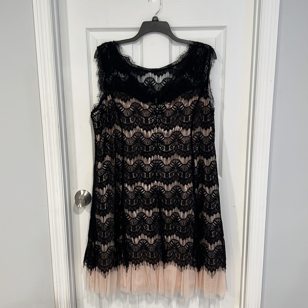 Dress Barn Tea Length Black Lace/Nude Formal Dress - Picture 2 of 6